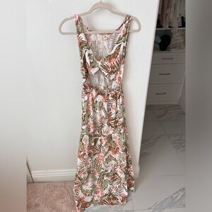 Nwt long flowey dress size small